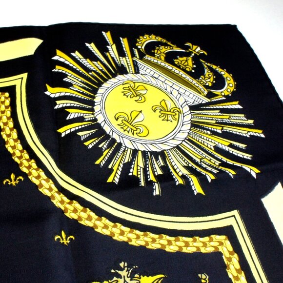Authentic Vintage Hermes Le Soleil Royal 100% Silk Scarf, Carre 90 - Picture 12 of 14